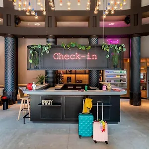 Moxy Haag